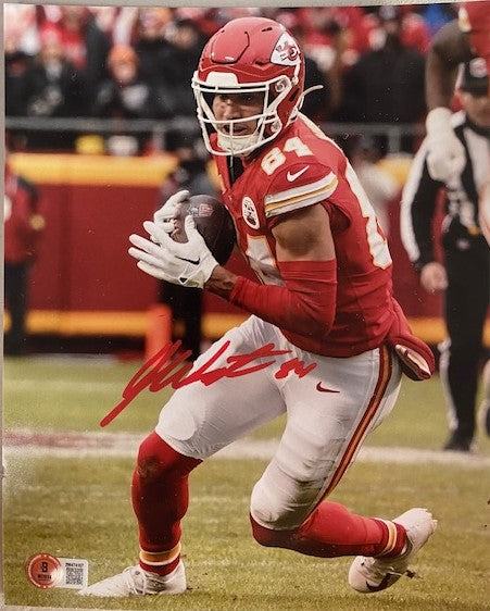 Kansas City Chiefs Justin Watson Signed 8x10 Photos Red Signature - BECKETT