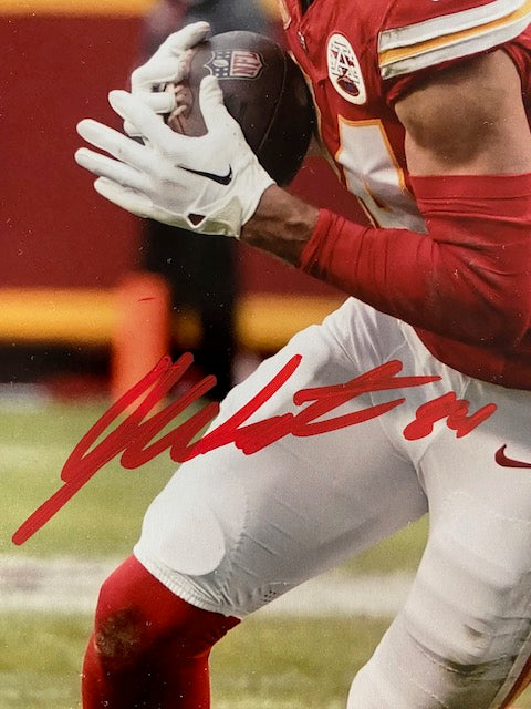 Kansas City Chiefs Justin Watson Signed 8x10 Photos Red Signature - BECKETT